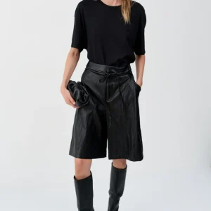 Bermudas con efecto piel BSB