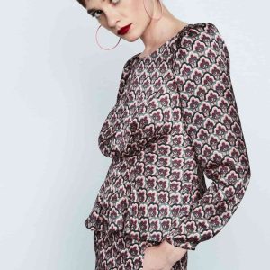 Blusa satén estampada