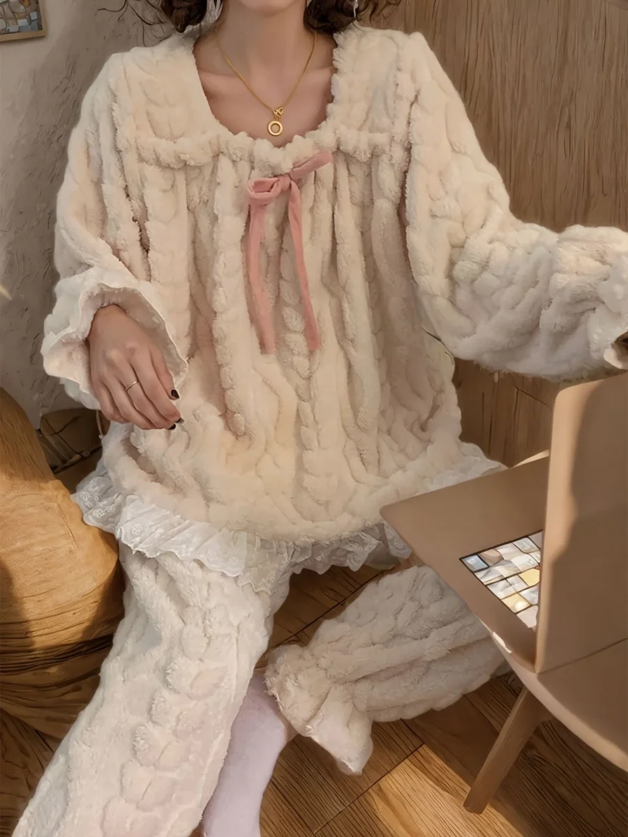Pyjama Femme Doux et Moelleux Beige Écru Col Carré Volants Dentelle - Imagen 7