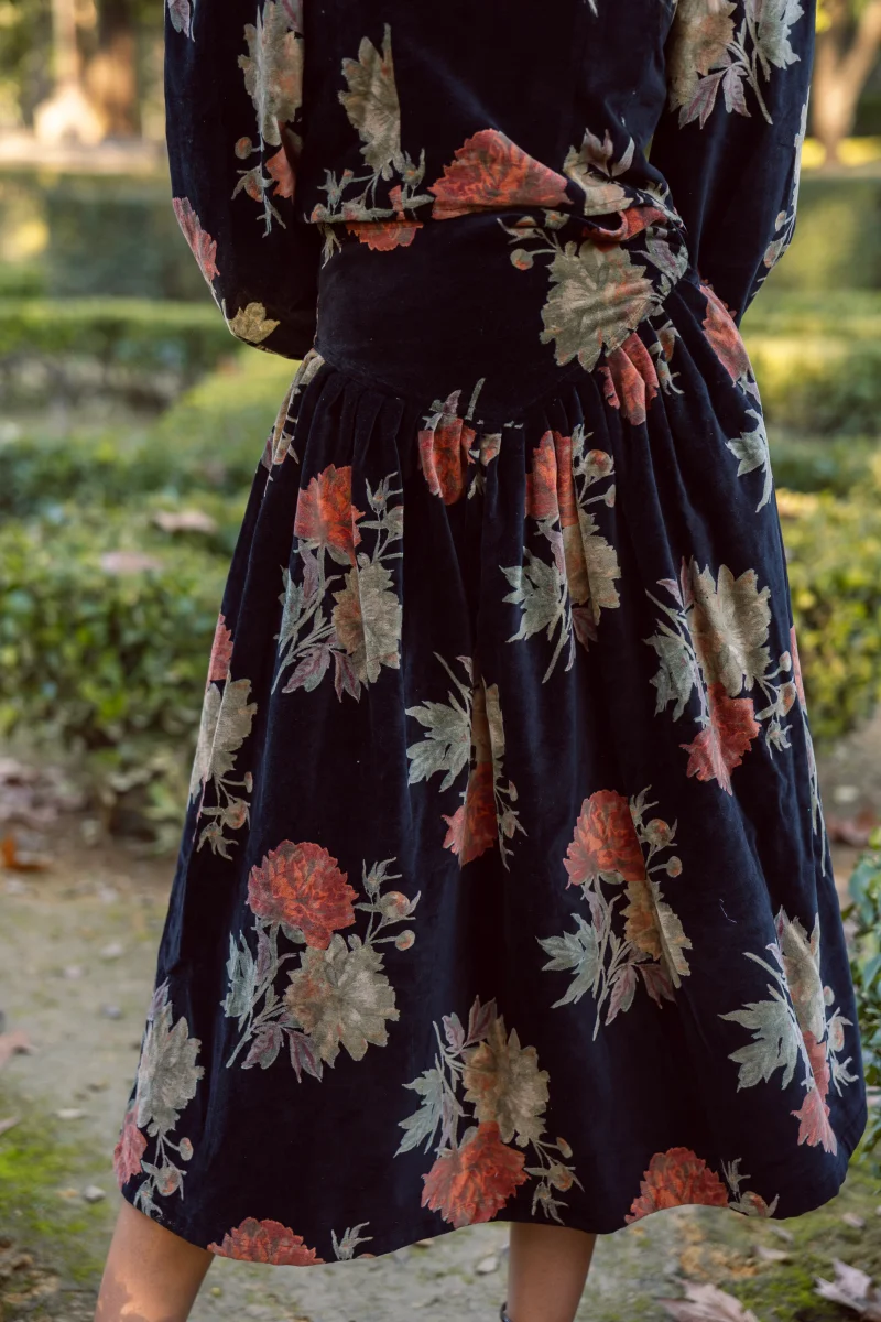 FALDA TERCIOPELO ESTAMPADA NEGRA - Imagen 6