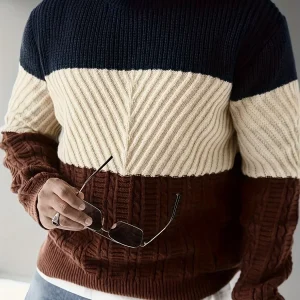 Pull homme tricoté à rayures color block bleu marine, beige et marron