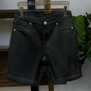 Short en jean homme coupe ajustée style urbain et décontracté