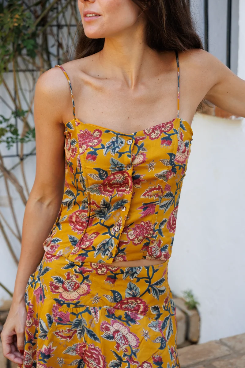 TOP SEDA ESTAMPADO MOSTAZA - Imagen 2