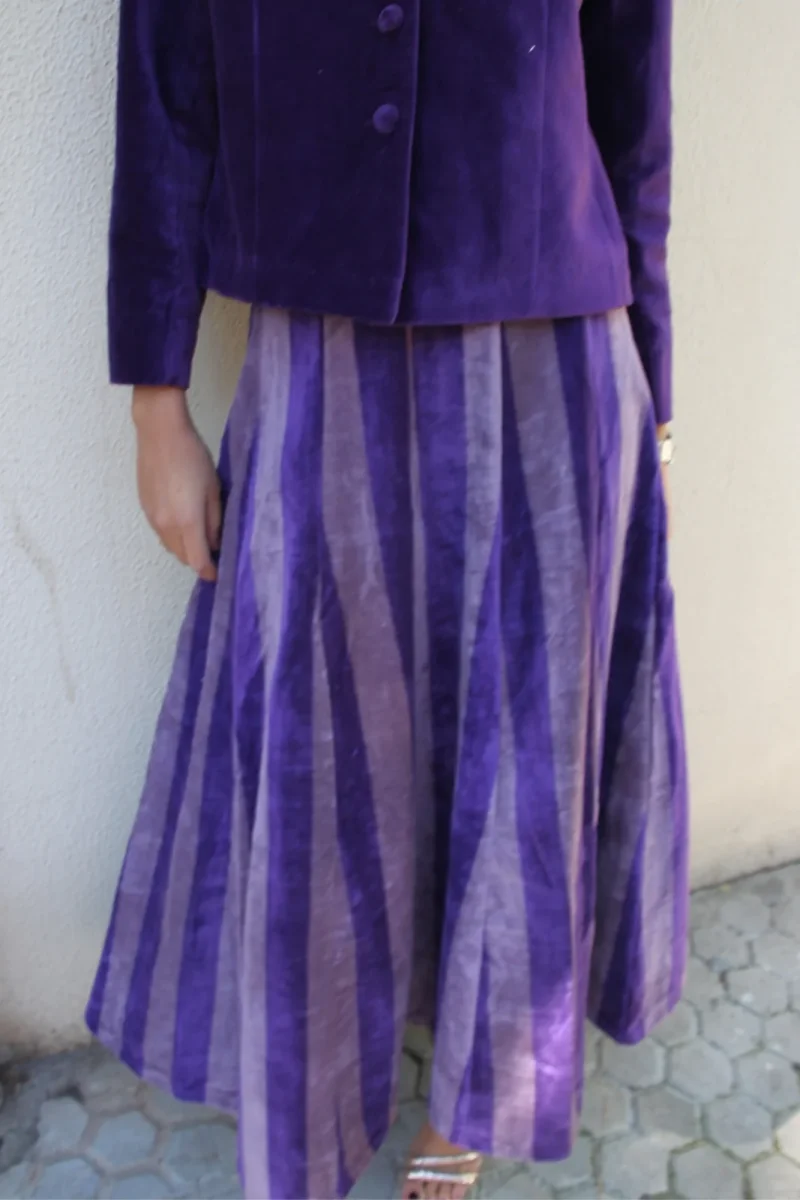 FALDA TERCIOPELO MORADA RAYAS