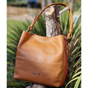 Bolso en Piel Granulada con forma de Cubo y Colores Combinados