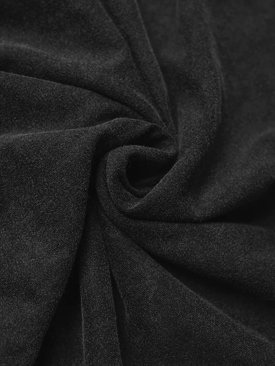 Sweat-shirt Homme ample noir délavé imprimé texte et écussons style racing - Imagen 6