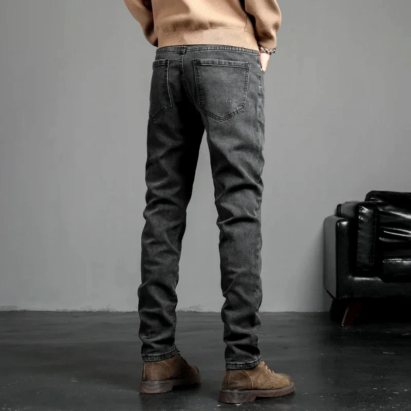 Vaqueros de denim de corte ajustado - Imagen 7