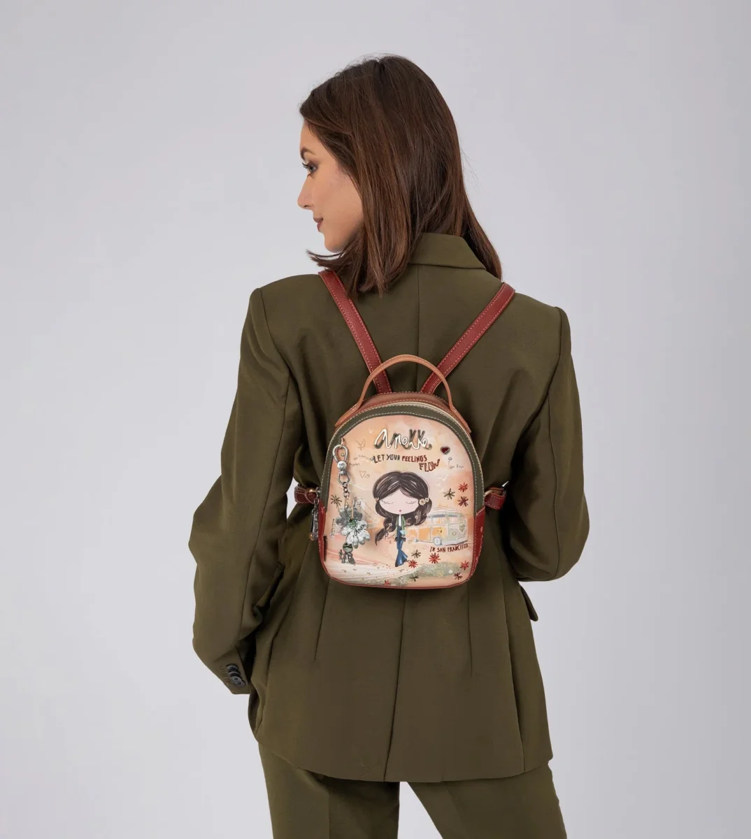 Mochila pequeña Anekke Peace & Love Camel 38805-188 - Imagen 3