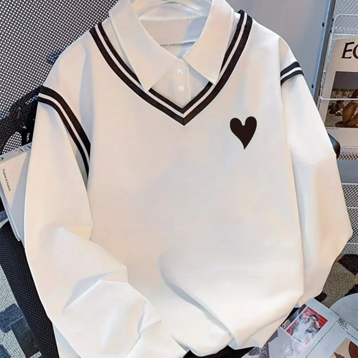 Pull col polo Blanc motif cœur Rayures V-neck manches longues style décontracté - Imagen 5