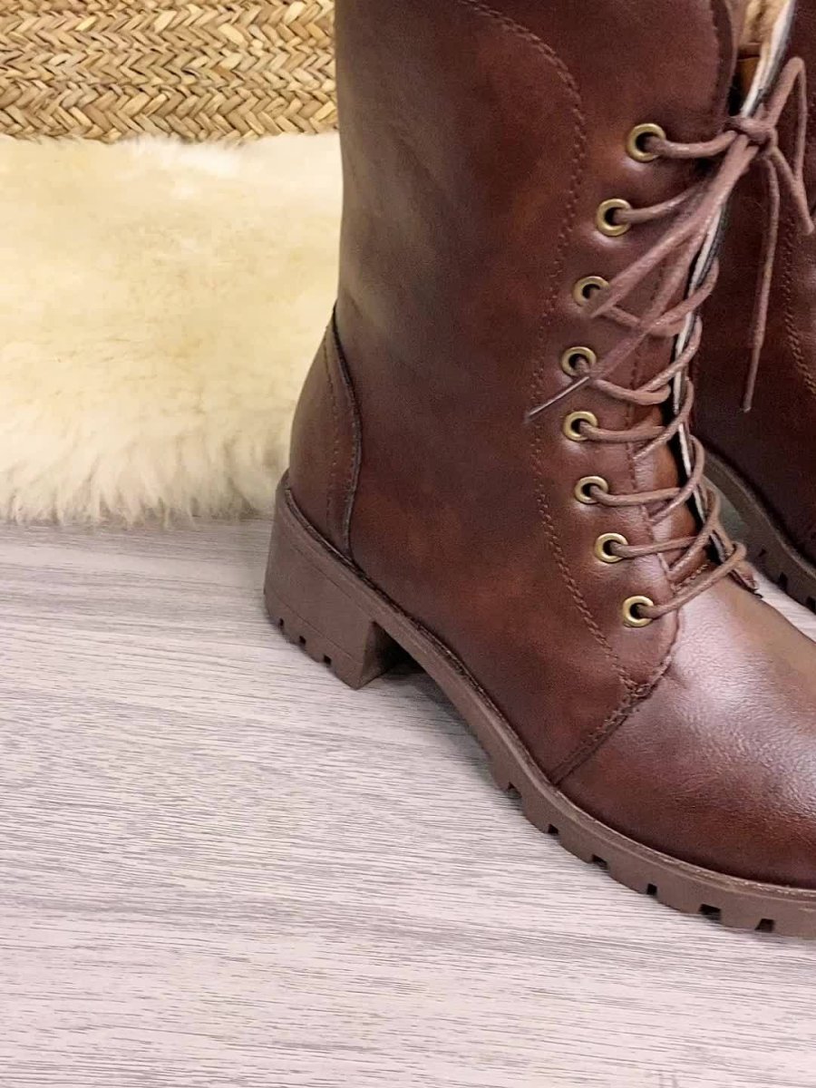 Bottes montantes marron foncé à lacets et semelle crantée pour femme - Imagen 8