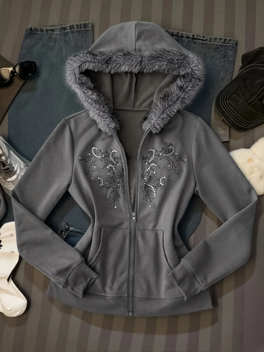 Veste à capuche grise pour femme avec bordure en fausse fourrure et motif brodé - Imagen 3