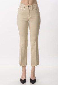 Pantalón strech bajo suelto acampanado