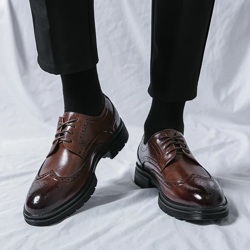 Zapatos de vestir elegantes de piel con adornos tipo brogue - Imagen 8