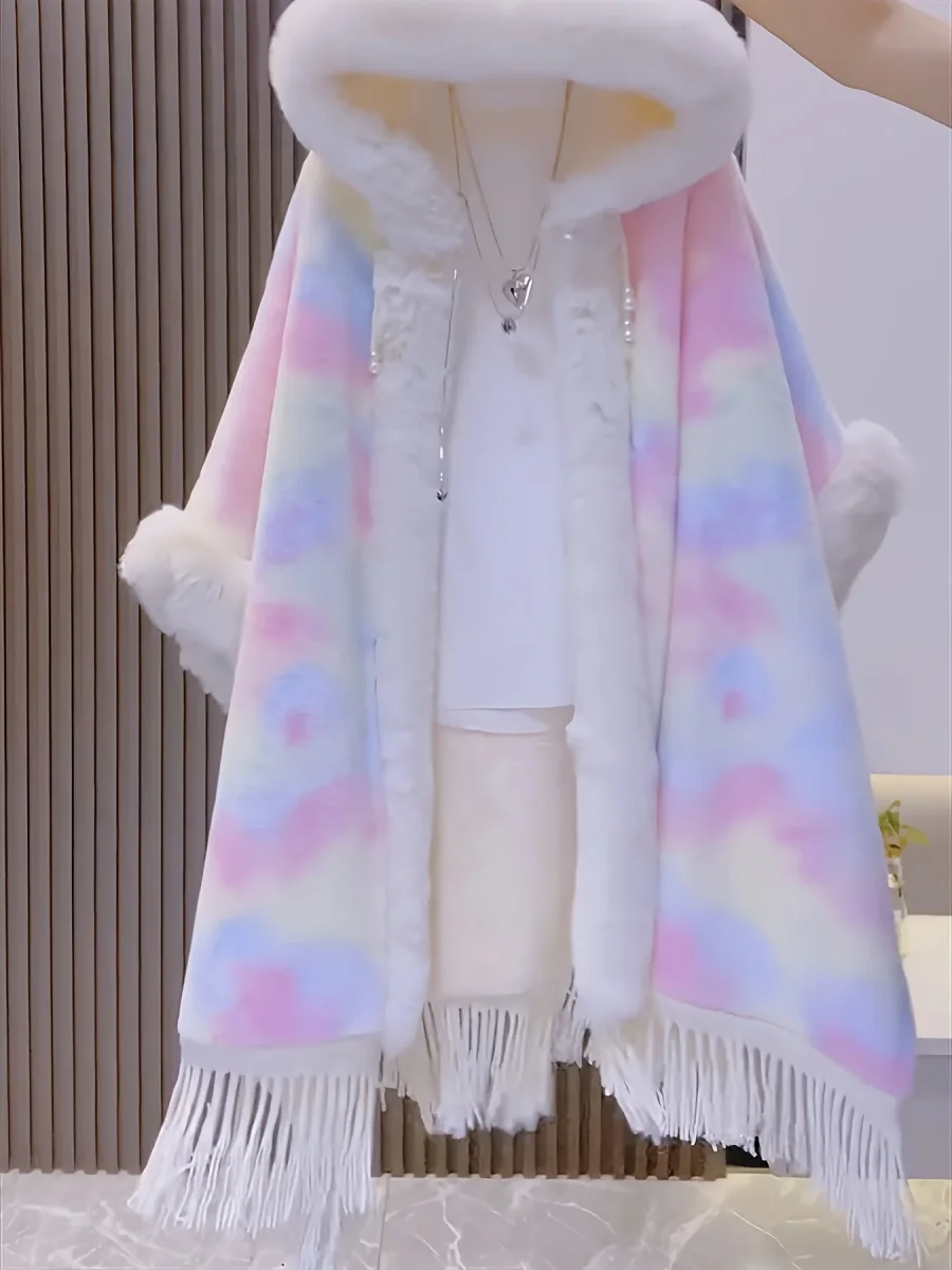 Cape à capuche arc-en-ciel en fausse fourrure douce avec franges et bordure pelucheuse - Imagen 4