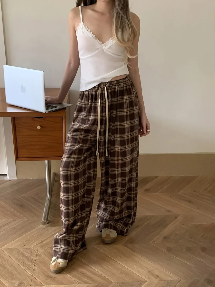 Pantalon de Pyjama Femme Carreaux Marron et Beige Ample avec Cordon - Imagen 8