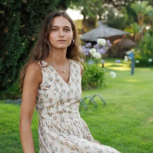 VESTIDO ESTAMPADO AZUL Y MARRÓN