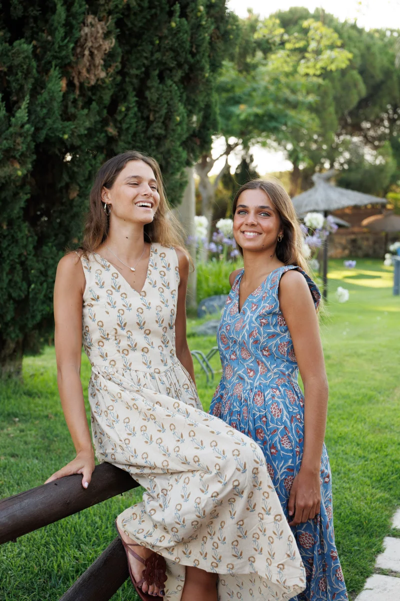 VESTIDO ESTAMPADO AZUL Y MARRÓN - Imagen 3