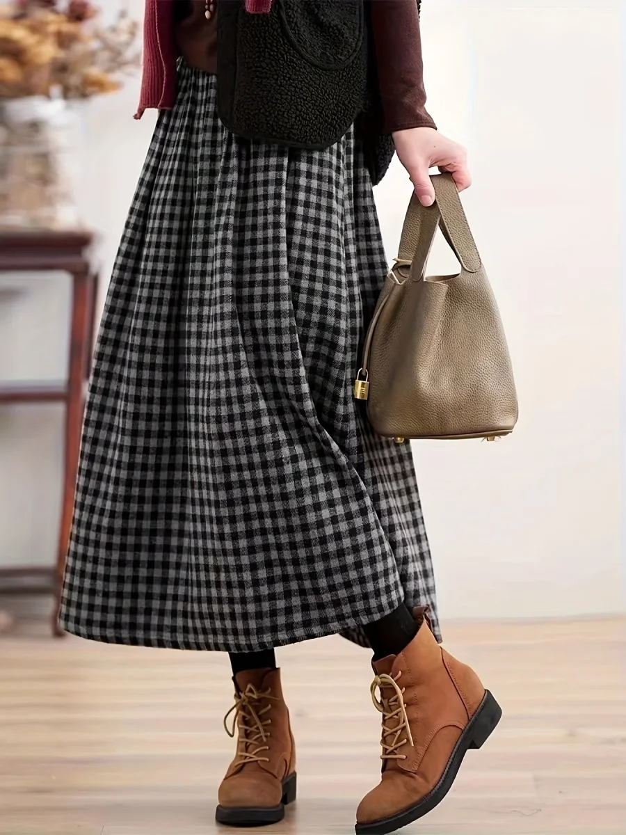 Jupe longue à carreaux noir et gris coupe évasée pour femme - Imagen 2
