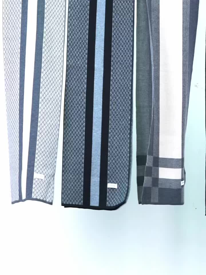 Écharpe à carreaux et motifs géométriques, style écossais, couleurs variées - Imagen 9