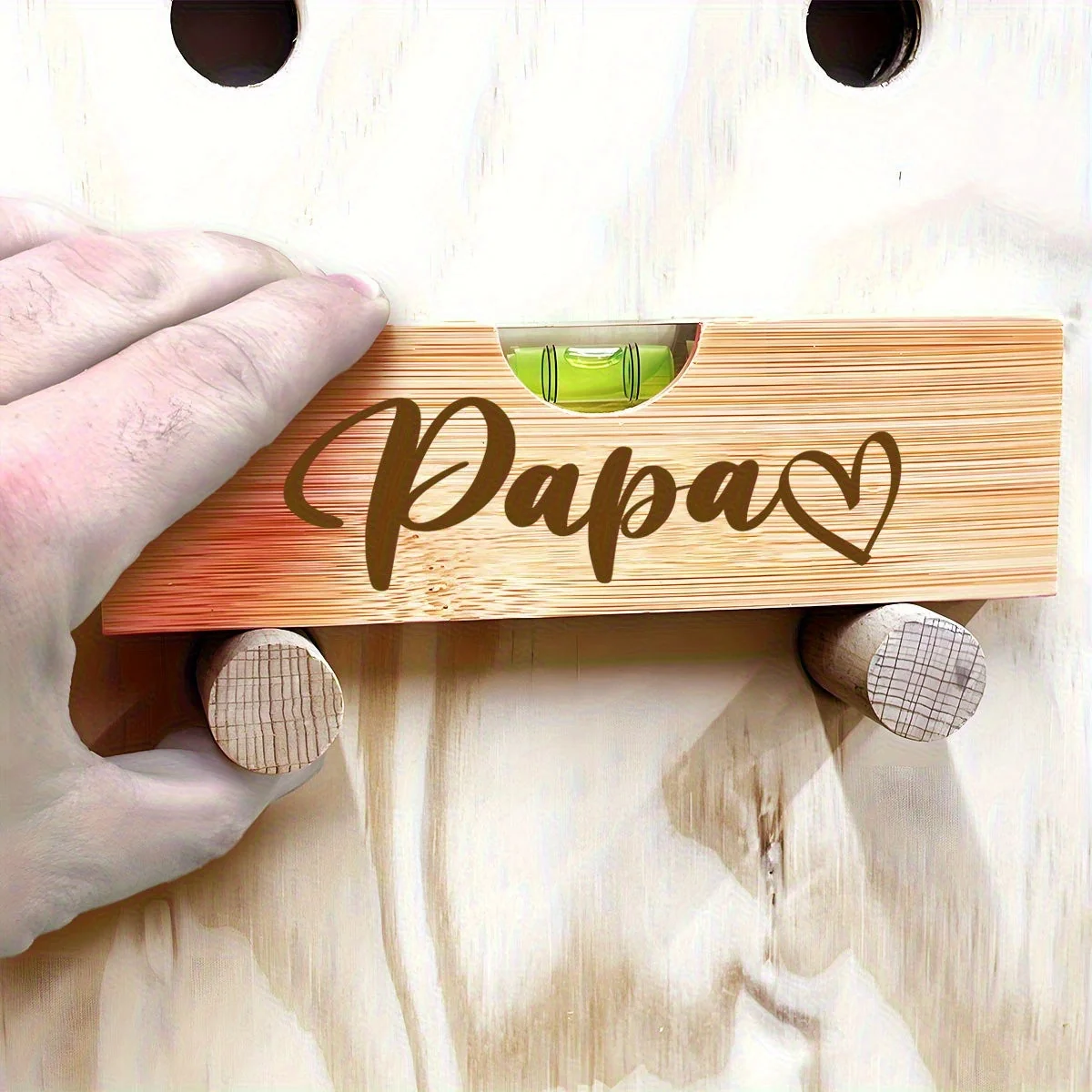Niveau à bulle et décapsuleur personnalisé pour homme – Style atelier et cadeau pour Papa - Imagen 7