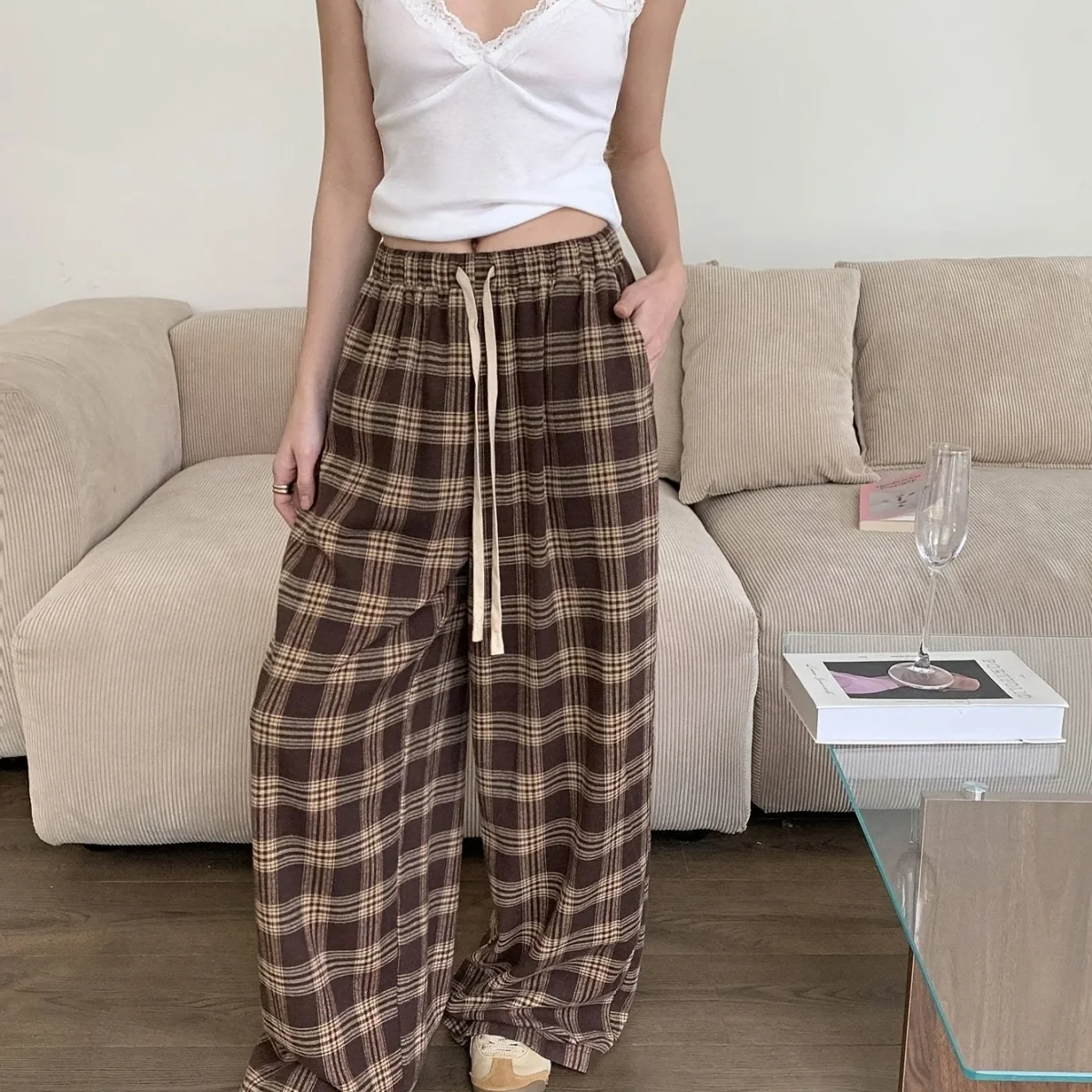 Pantalon de Pyjama Femme Carreaux Marron et Beige Ample avec Cordon - Imagen 9