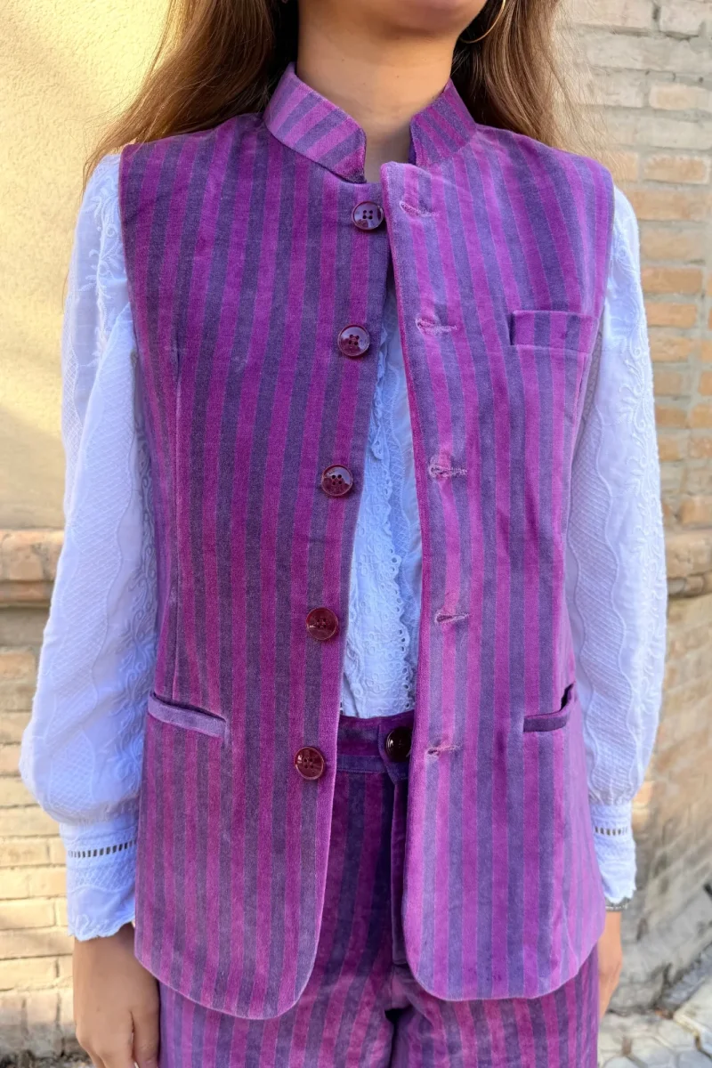 CHALECO TERCIOPELO RAYAS MORADO - Imagen 5