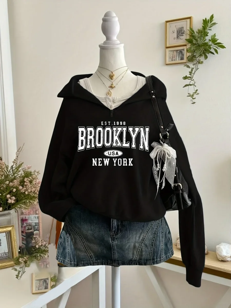 Sweat-shirt col zippé brodé Brooklyn à manches longues pour femme - Imagen 5