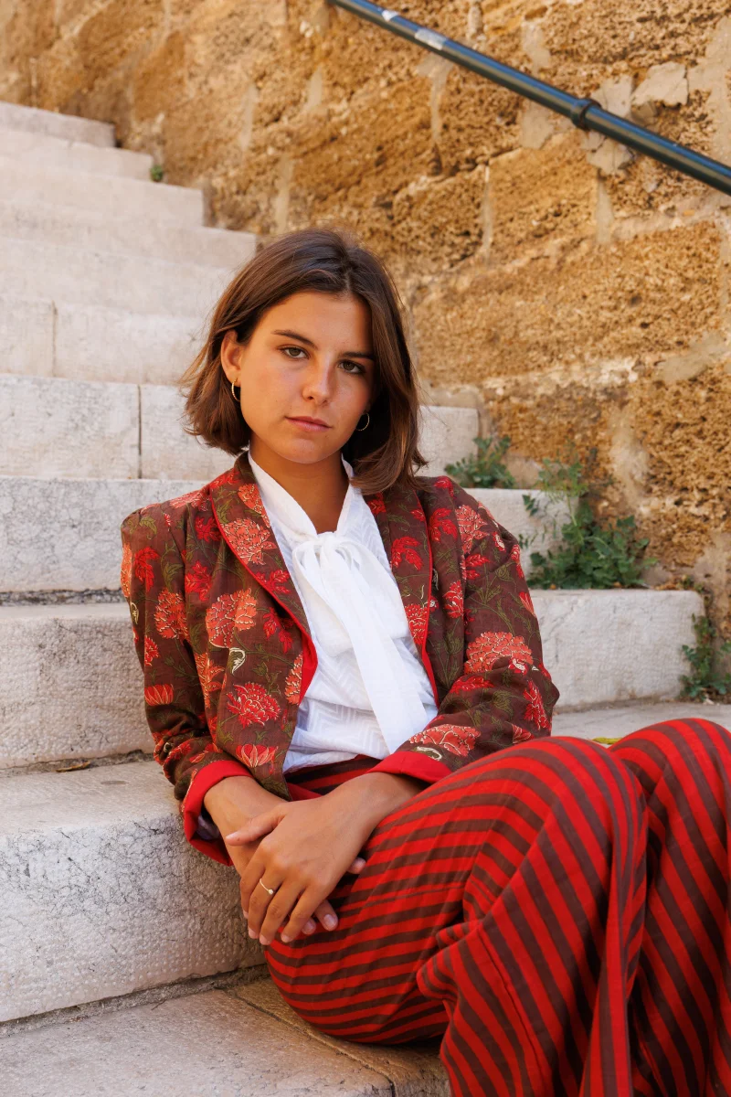 CHAQUETA ESTAMPADA MARRÓN Y ROJA - Imagen 3