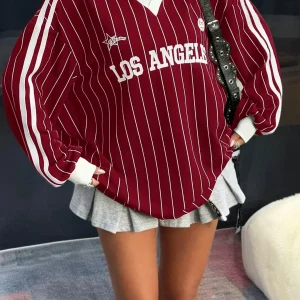 Pull col polo femme rouge bordeaux à rayures fines et inscription Los Angeles