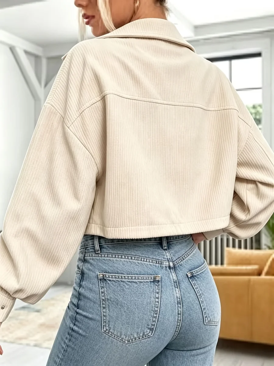 Veste courte côtelée femme, col chemise, boutonnée, poches à rabat, manches longues - Imagen 6