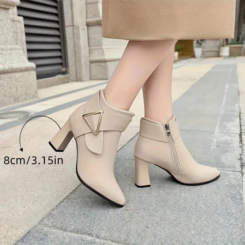 Bottines femme à talons épais, bout pointu, avec boucle décorative et fermeture éclair latérale - Imagen 4