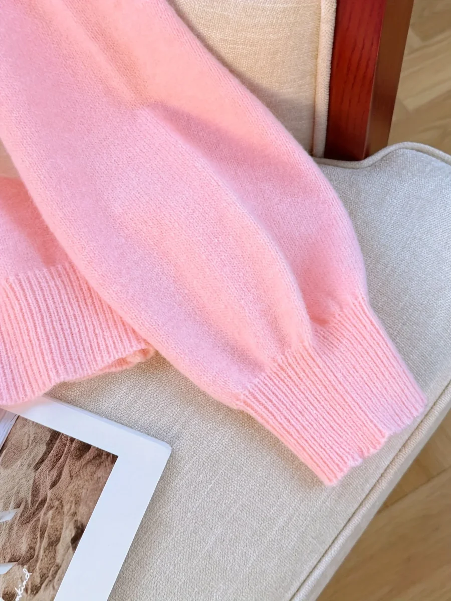 Sweat-shirt bicolore blanc rose imprimé rose rouge et texte col rond - Imagen 7