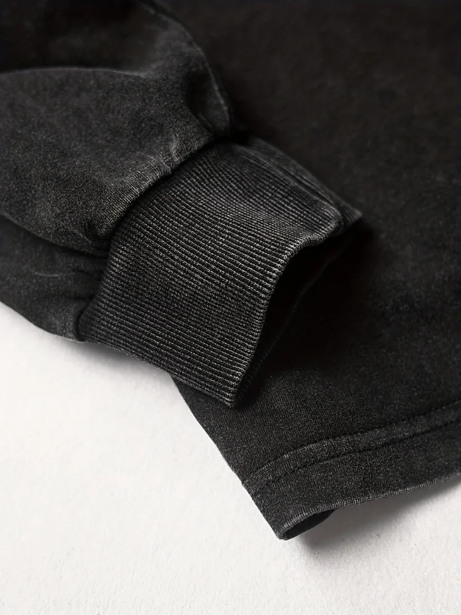 Sweat-shirt Homme ample noir délavé imprimé texte et écussons style racing - Imagen 5
