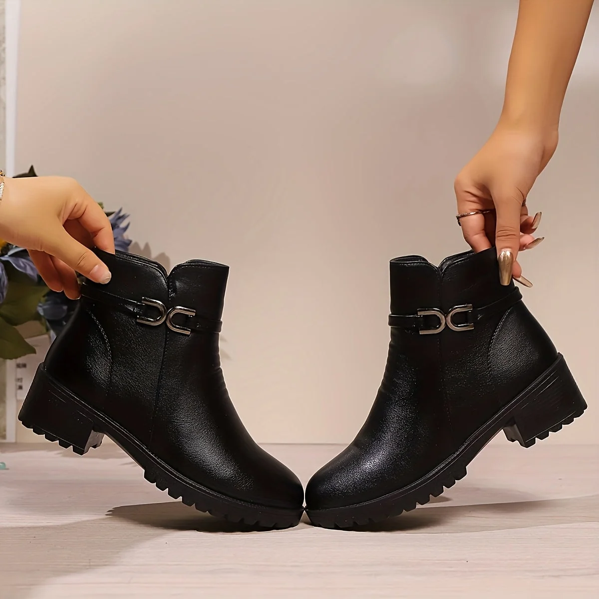 Bottines Femme à Boucle Métallique et Fermeture Éclair Latérale Semelle Crantée - Imagen 3