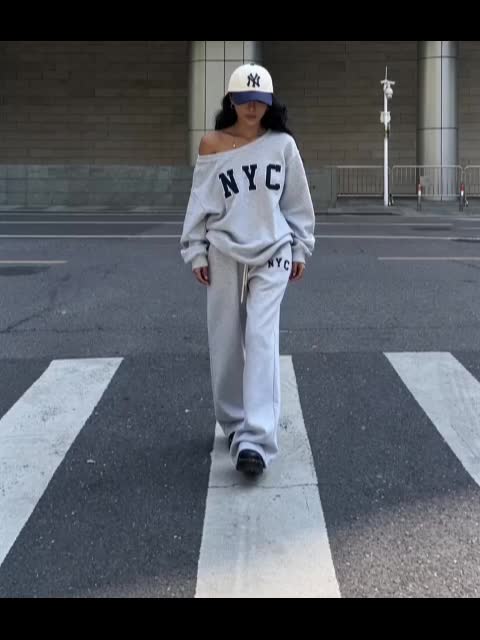 Ensemble survêtement femme gris clair décontracté avec impression NYC - Imagen 7
