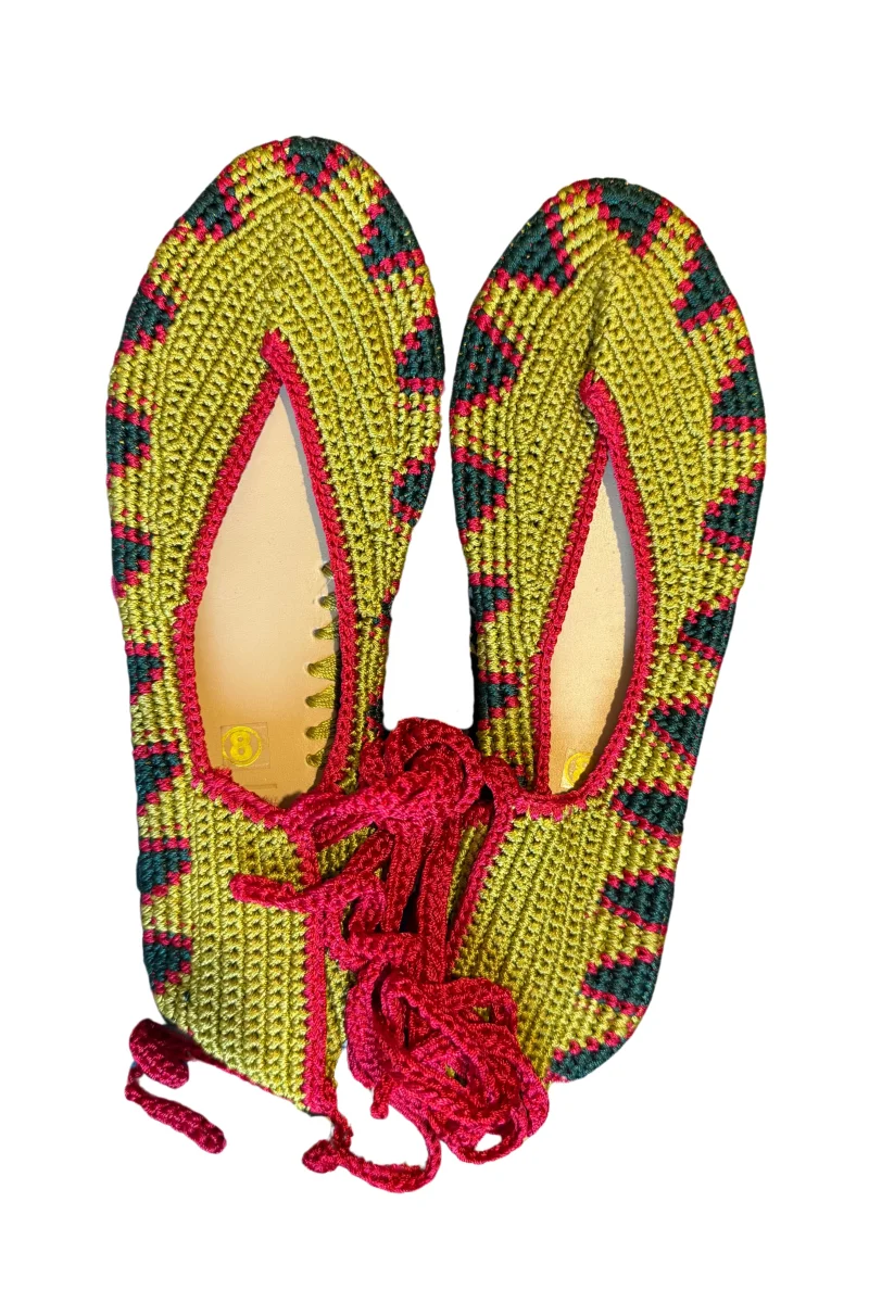 BAILARINA CROCHET VERDE LIMA Y ROJO - Imagen 4