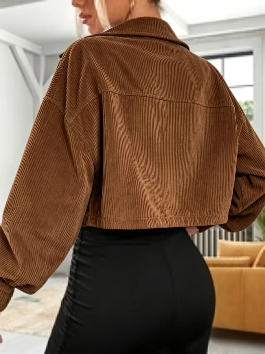 Veste courte côtelée femme, col chemise, boutonnée, poches à rabat, manches longues - Imagen 8