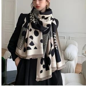 Écharpe Femme à Motifs Géométriques Noirs et Crème avec Franges