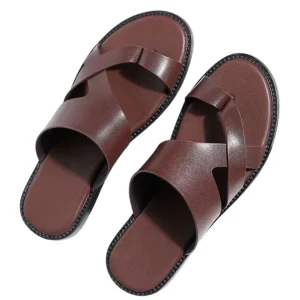 Elegantes sandalias de cuero con tiras cruzadas
