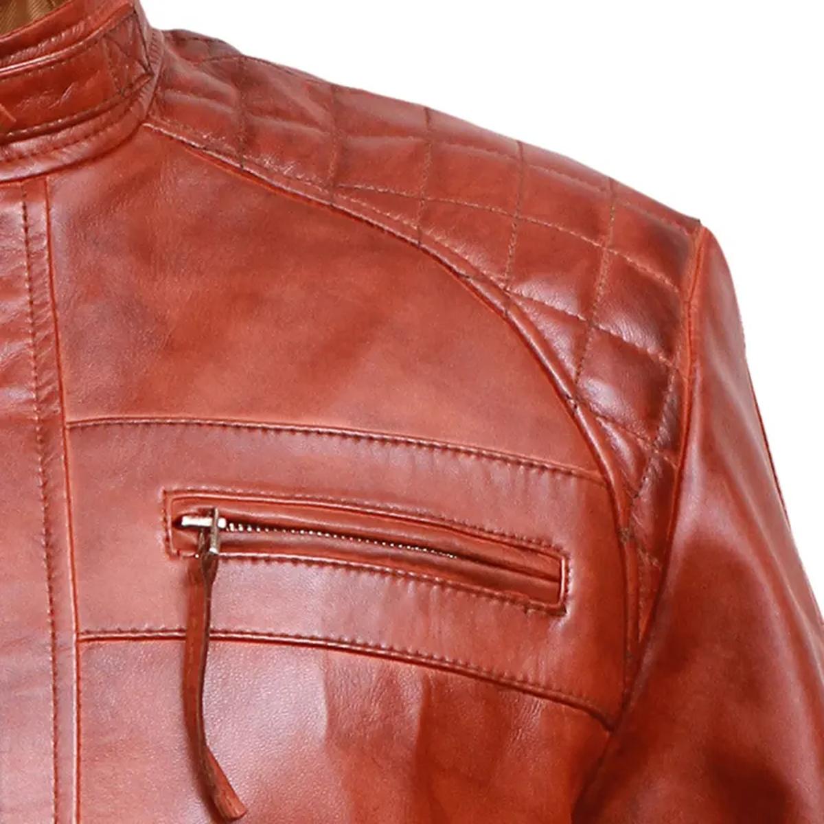 Chaqueta de motorista clásica vintage de cuero genuino marrón con estampado de rombos. - Imagen 4