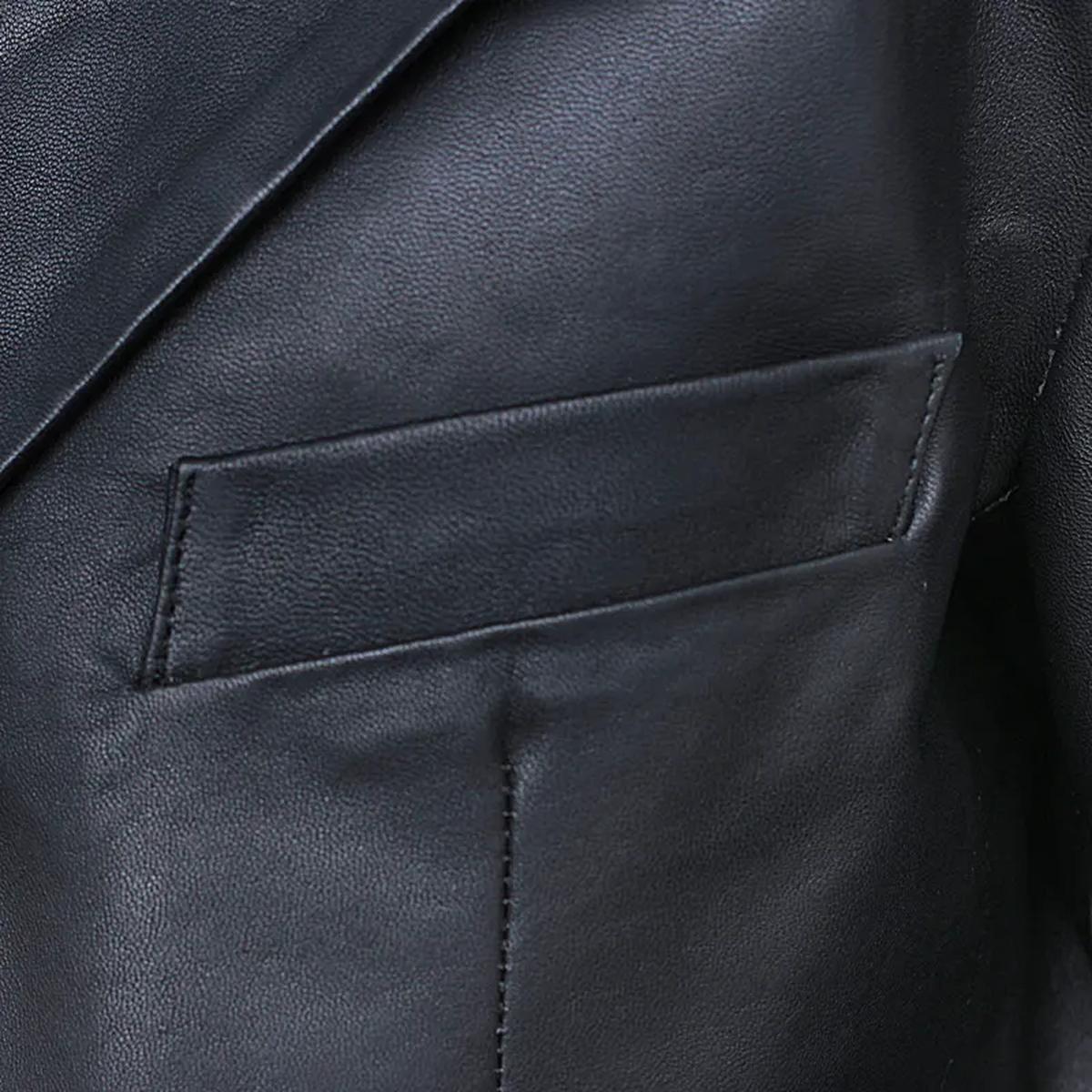 Blazer de hombre de cuero genuino negro con dos botones. - Imagen 4