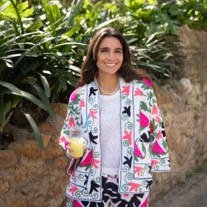 CHAQUETA BORDADA ROSA