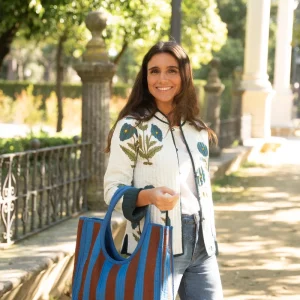 CHAQUETA BLANCA FLORES PETRÓLEO