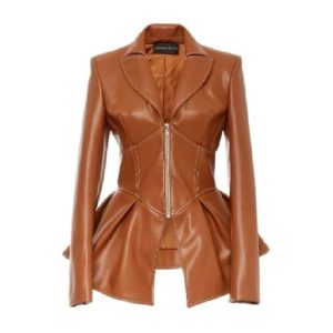 Chaqueta corsé acampanada de moda para mujer en piel auténtica con peplum.