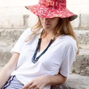 SOMBRERO REVERSIBLE ROJO Y VERDE