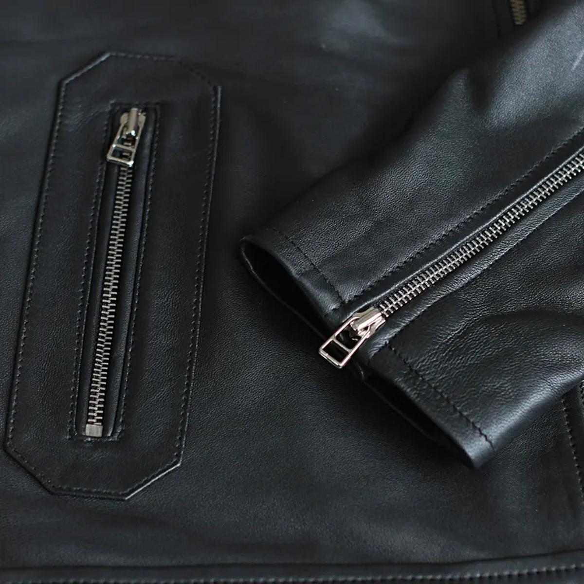 Chaqueta motera clásica para hombre en piel auténtica negra. - Imagen 7