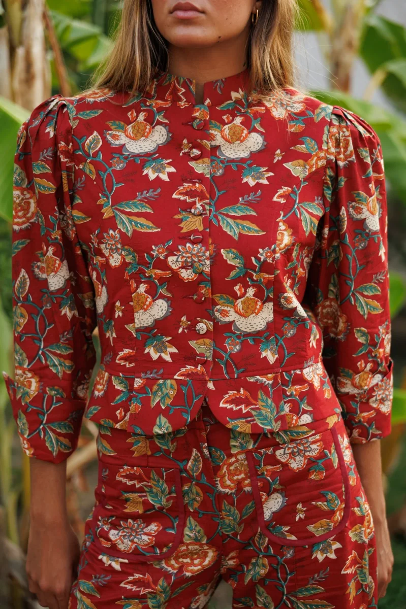 CHAQUETA BURDEOS FLORES - Imagen 4
