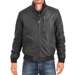Chaqueta de aviador de cuero genuino para hombre con cuello alto.