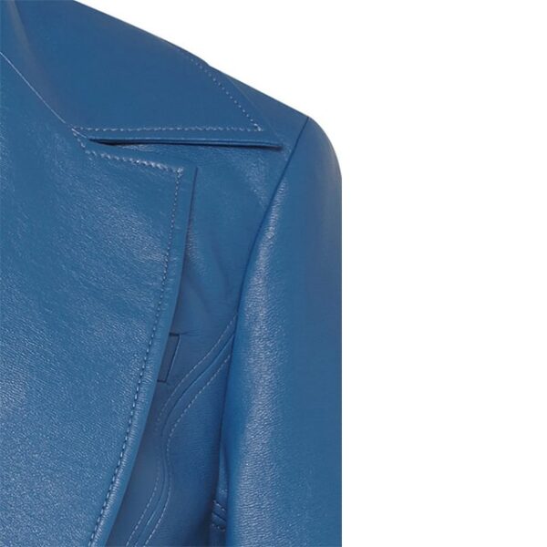 Blazer cruzado de piel auténtica azul oscuro con botones en la parte delantera. - Imagen 3