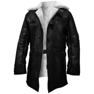 Abrigo de hombre de piel de oveja negra con forro de piel de oveja blanca.